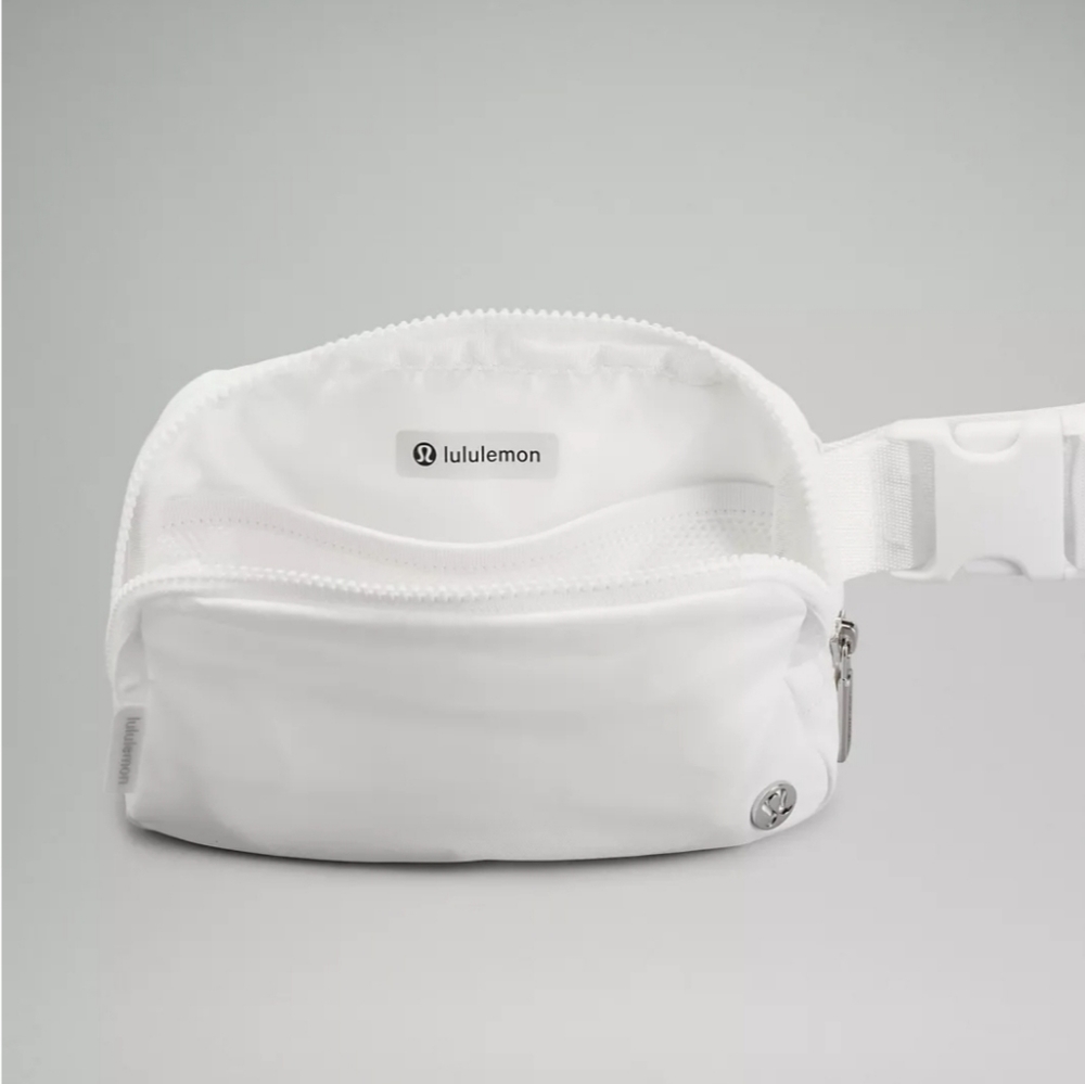 New Lululemon Everywhere Belt Bag - Picture 4 of 12
